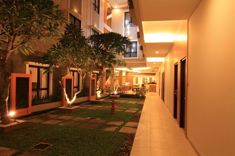 Jentra Dagen Hotel Malioboro Yogyakarta Exterior photo